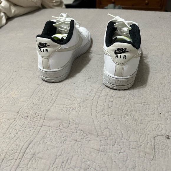 Nike - Picture 3 of 4